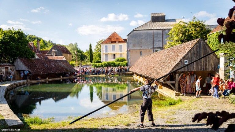 « How much we carry » Cirque à Peypin d’Aigues